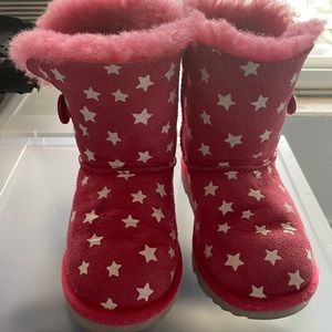 Pink and star ⭐️ Ugg’s